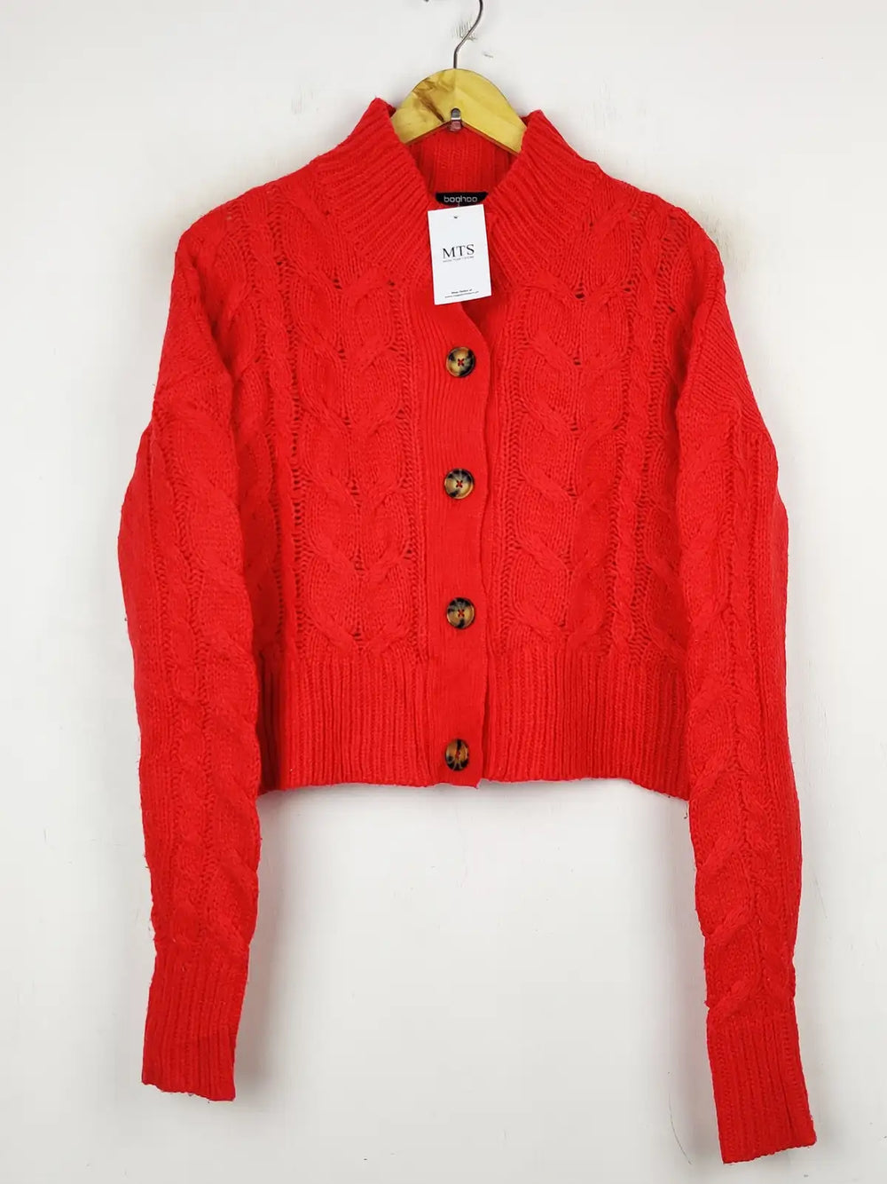 Buy online pre-used pre-loved 100% authentic & Original branded Boohoo (LS-9190) available in Pakistan. Top international brands avilable.