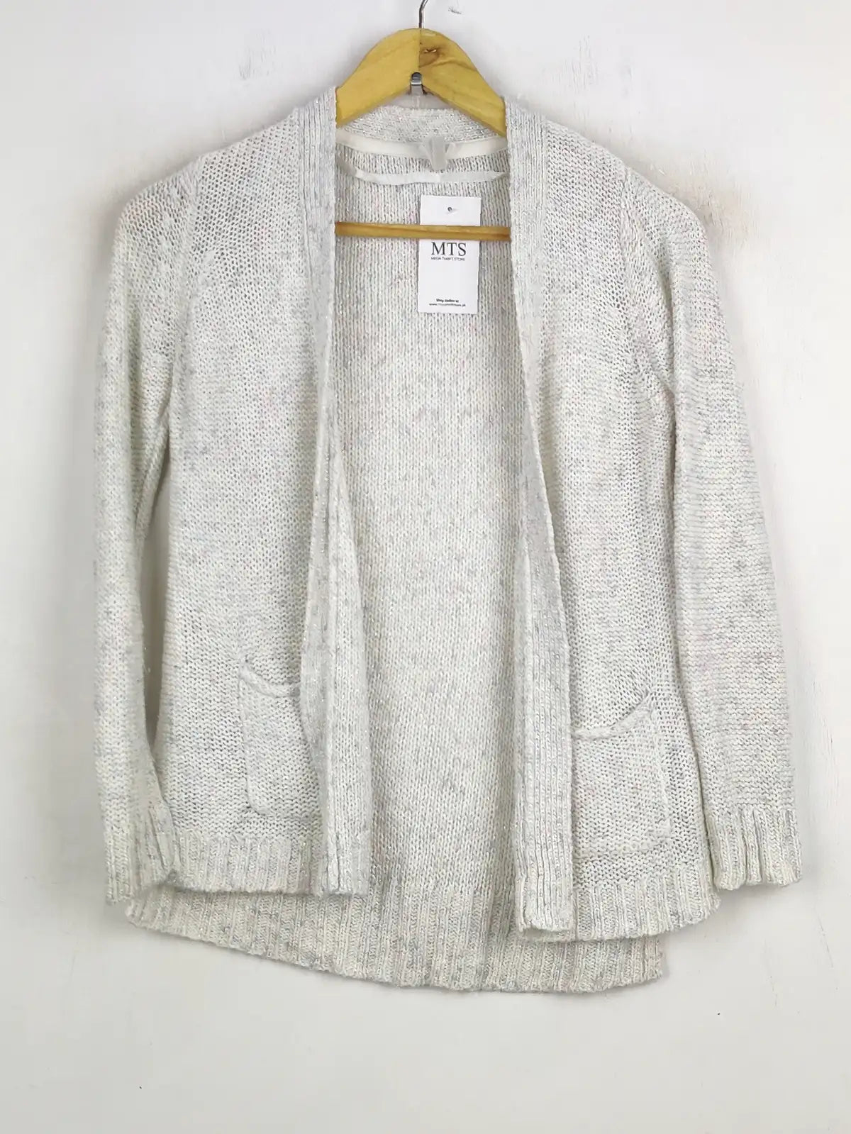 Buy online pre-used pre-loved 100% authentic & Original branded Atmosphere (LS-9282) available in Pakistan. Top international brands avilable.