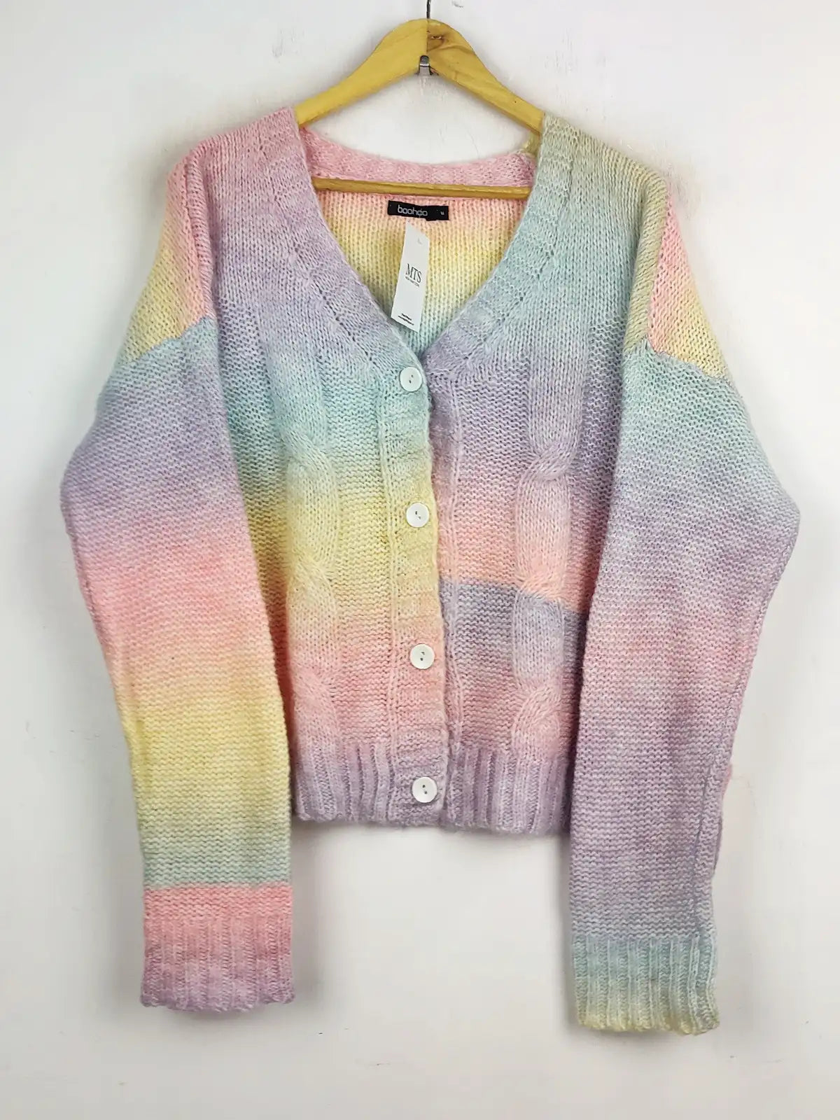 Buy online pre-used pre-loved 100% authentic & Original branded Boohoo (LS-9294) available in Pakistan. Top international brands avilable.