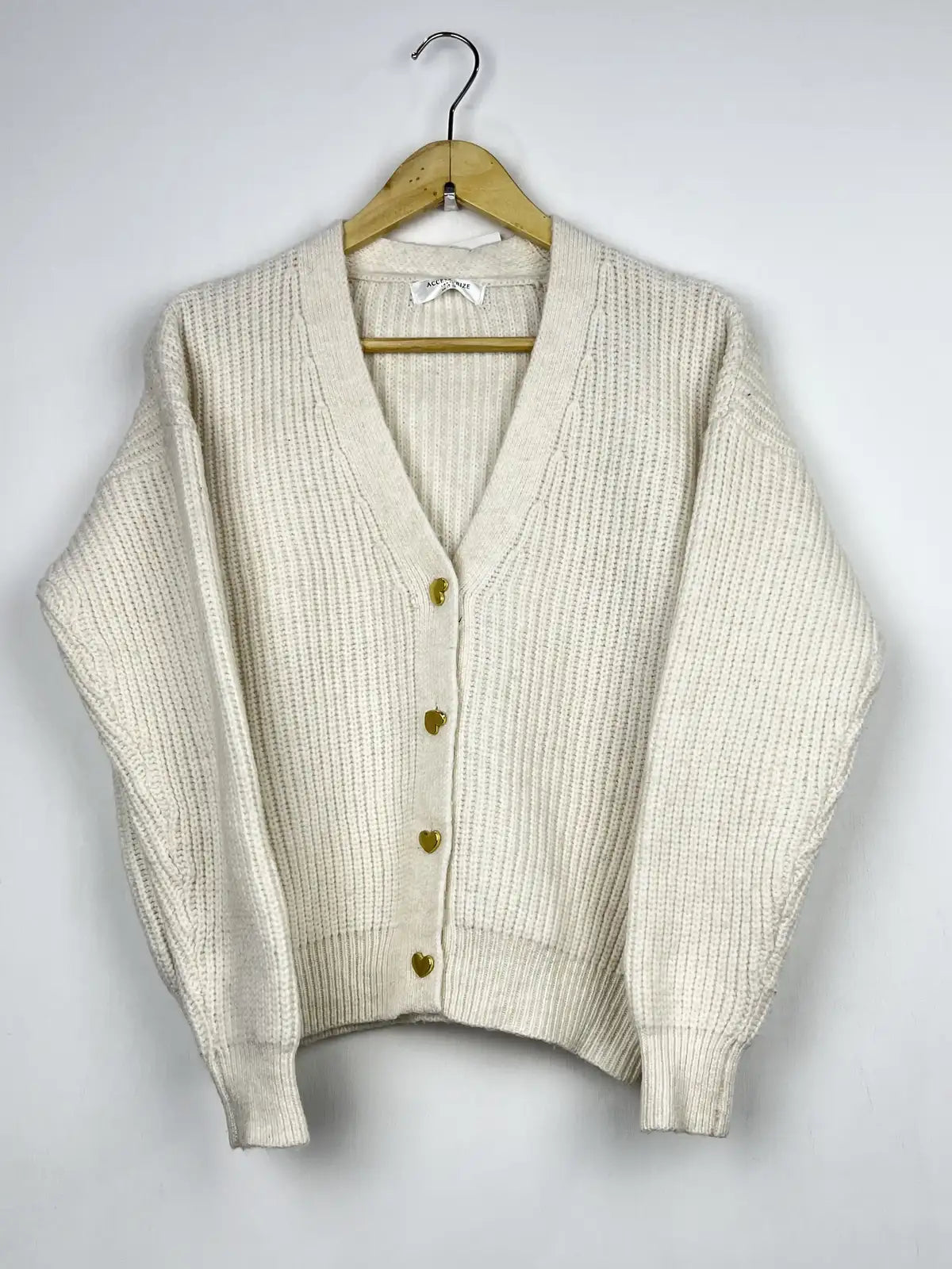 Buy online pre-used pre-loved 100% authentic & Original branded Accessorize (LS-9419) available in Pakistan. Top international brands avilable.