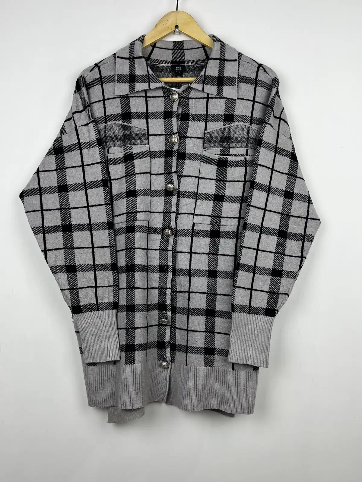 Buy online pre-used pre-loved 100% authentic & Original branded River Island (LS-9422) available in Pakistan. Top international brands avilable.