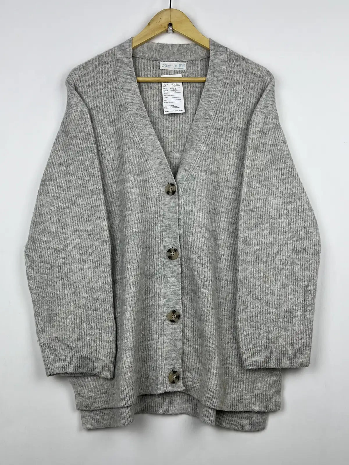 Buy online pre-used pre-loved 100% authentic & Original branded Primark (LS-9429) available in Pakistan. Top international brands avilable.