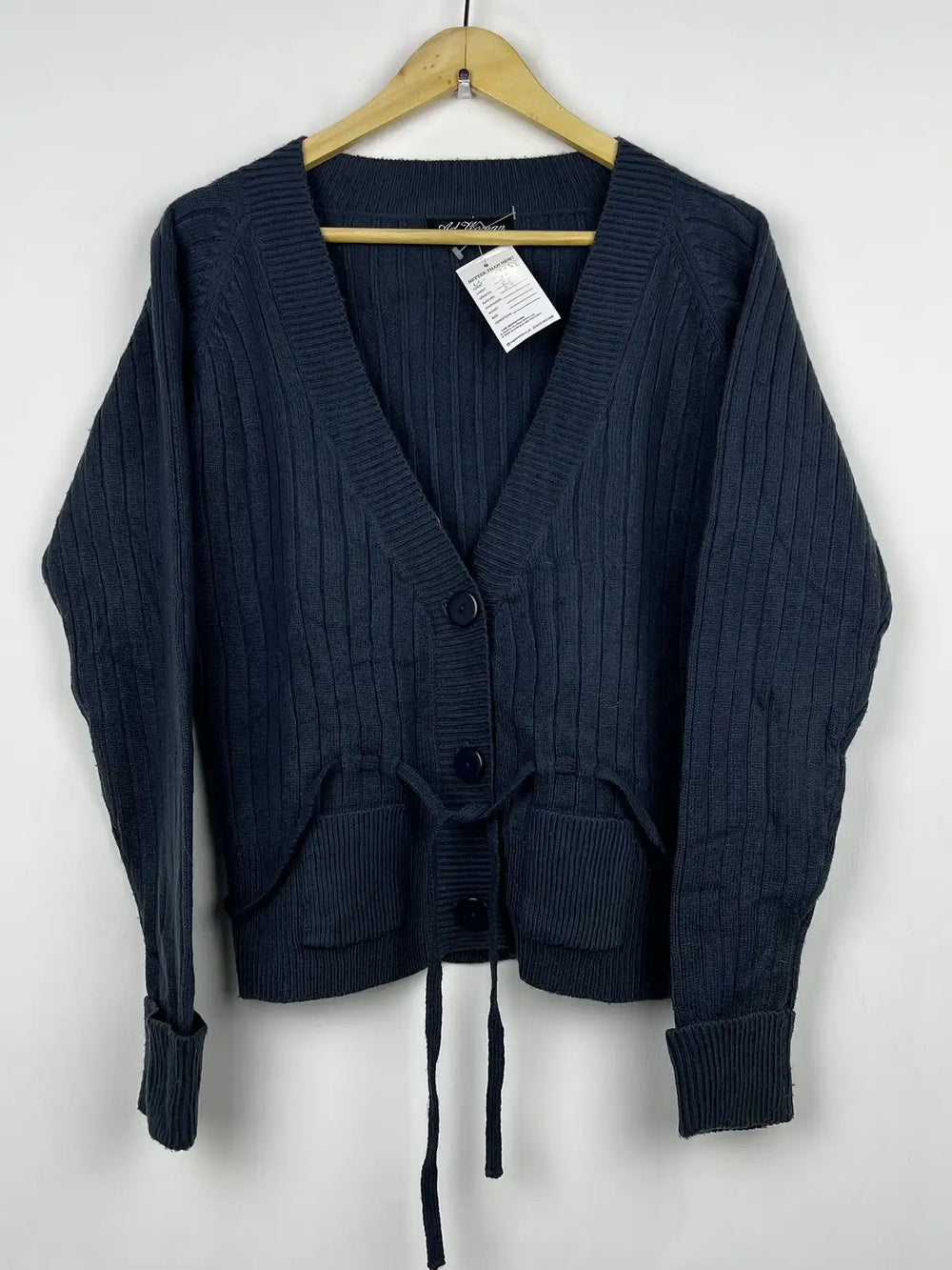 Buy online pre-used pre-loved 100% authentic & Original branded Ad Woman (LS-9432) available in Pakistan. Top international brands avilable.