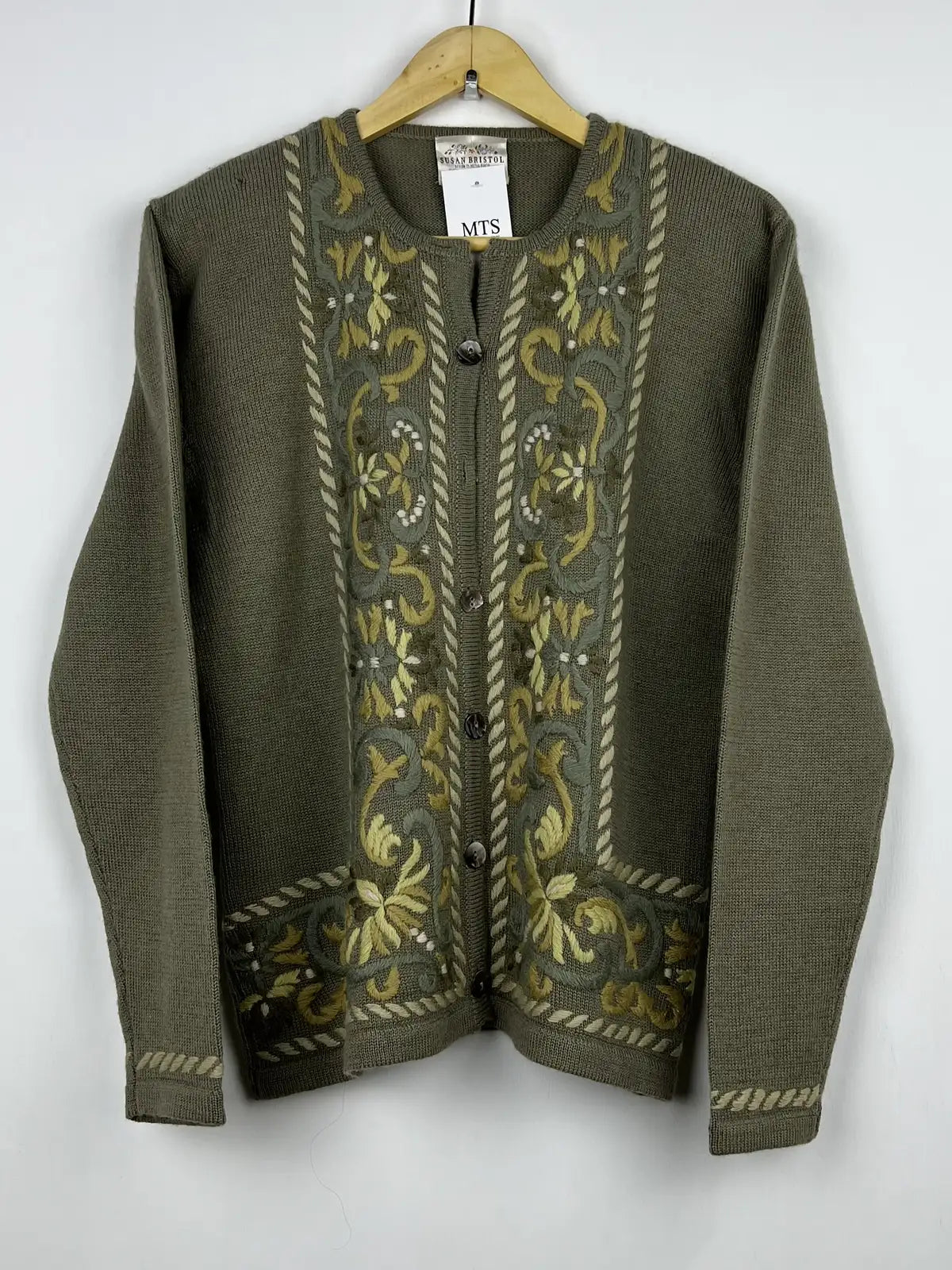 Buy online pre-used pre-loved 100% authentic & Original branded Susan Bristol (LS-9434) available in Pakistan. Top international brands avilable.