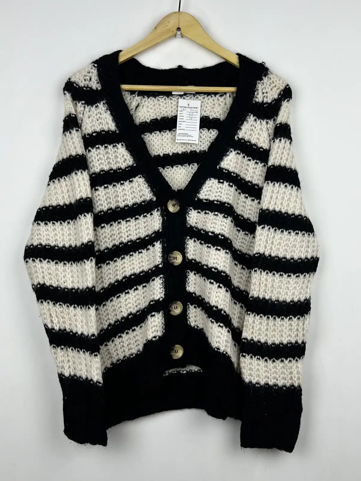 Buy online pre-used pre-loved 100% authentic & Original branded Papaya (LS-9436) available in Pakistan. Top international brands avilable.