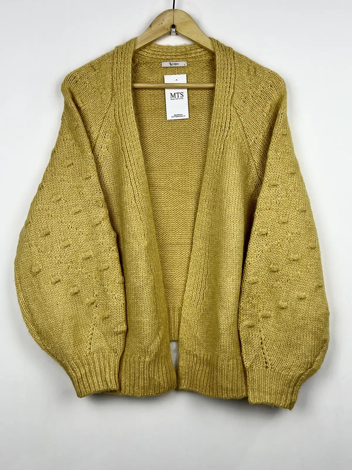 Buy online pre-used pre-loved 100% authentic & Original branded Tu (LS-9438) available in Pakistan. Top international brands avilable.