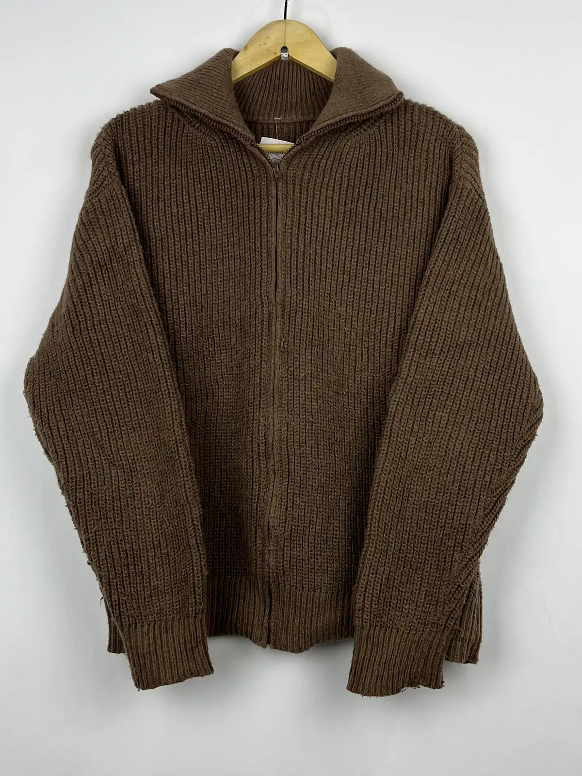 Buy online pre-used pre-loved 100% authentic & Original branded Manfinity (LS-9451) available in Pakistan. Top international brands avilable.