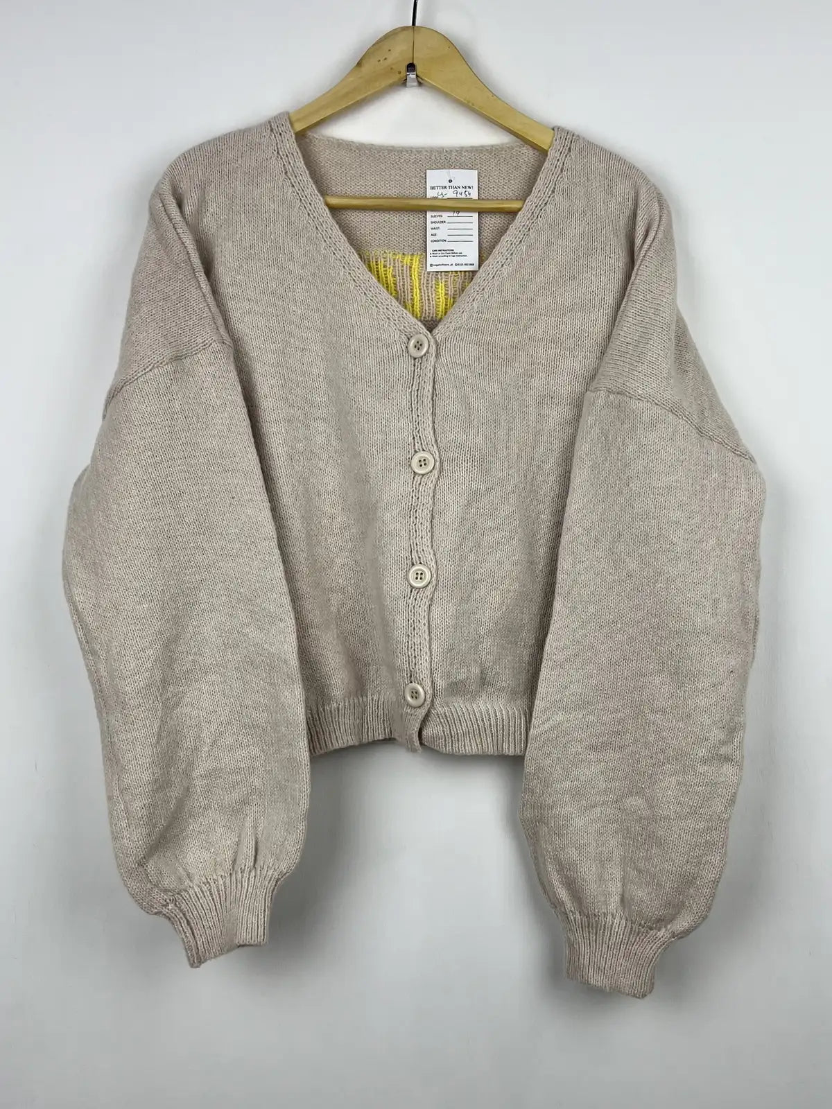 Buy online pre-used pre-loved 100% authentic & Original branded Unknown Brand (LS-9454) available in Pakistan. Top international brands avilable.