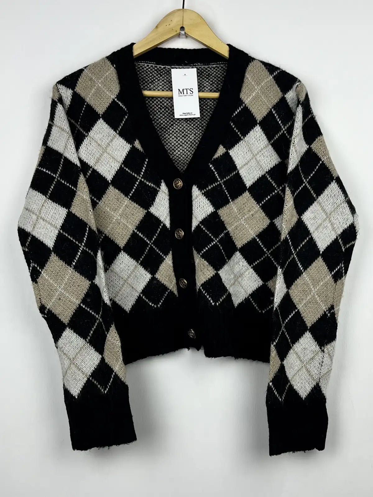 Buy online pre-used pre-loved 100% authentic & Original branded Unknown Brand (LS-9455) available in Pakistan. Top international brands avilable.