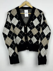 Buy online pre-used pre-loved 100% authentic & Original branded Unknown Brand (LS-9455) available in Pakistan. Top international brands avilable.