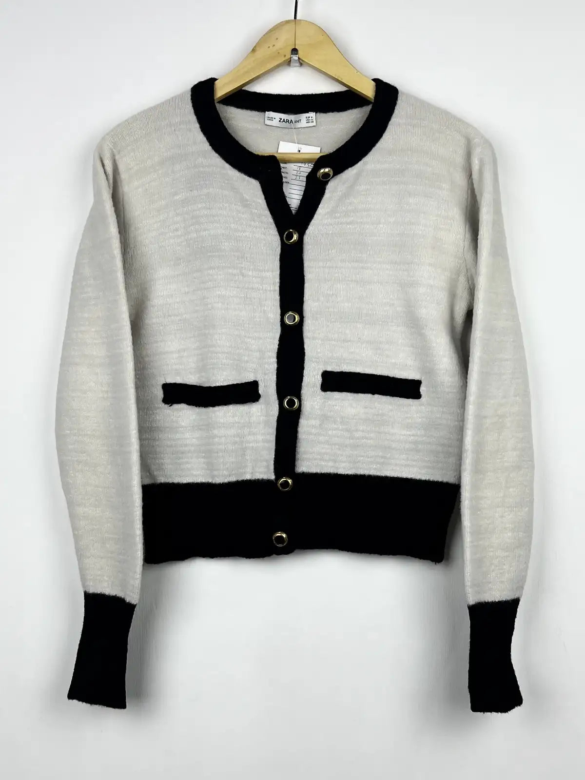 Buy online pre-used pre-loved 100% authentic & Original branded Zara (LS-9456) available in Pakistan. Top international brands avilable.