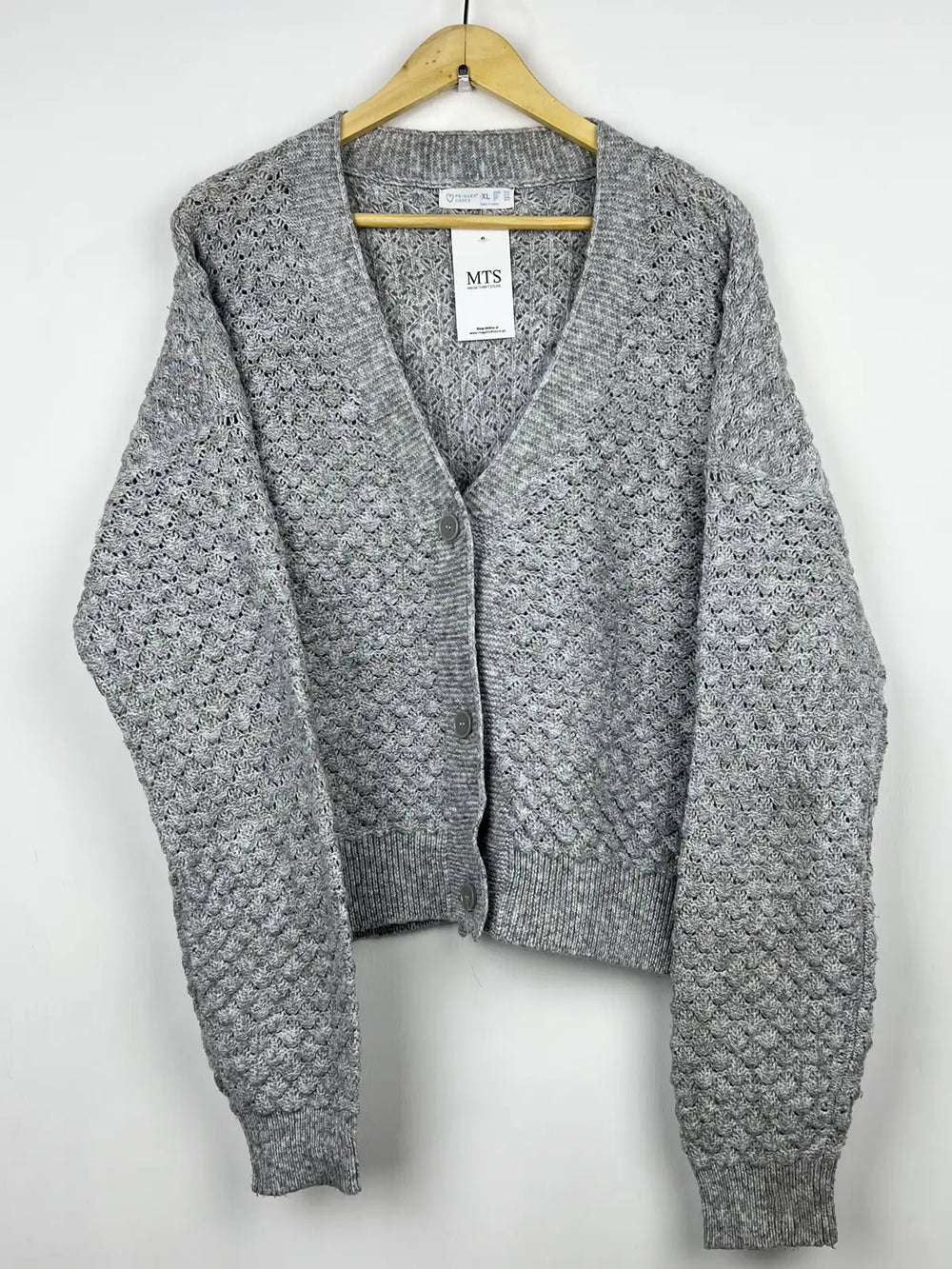 Buy online pre-used pre-loved 100% authentic & Original branded Primark (LS-9462) available in Pakistan. Top international brands avilable.