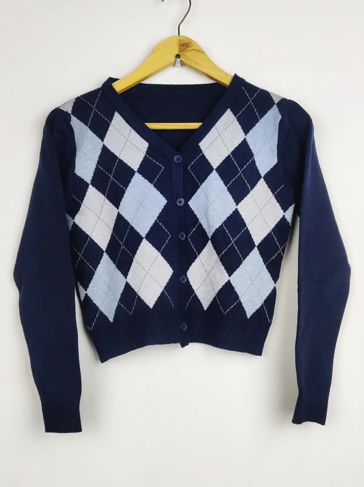 Buy online pre-used pre-loved 100% authentic & Original branded Unknown Brand (LS-9474) available in Pakistan. Top international brands avilable.