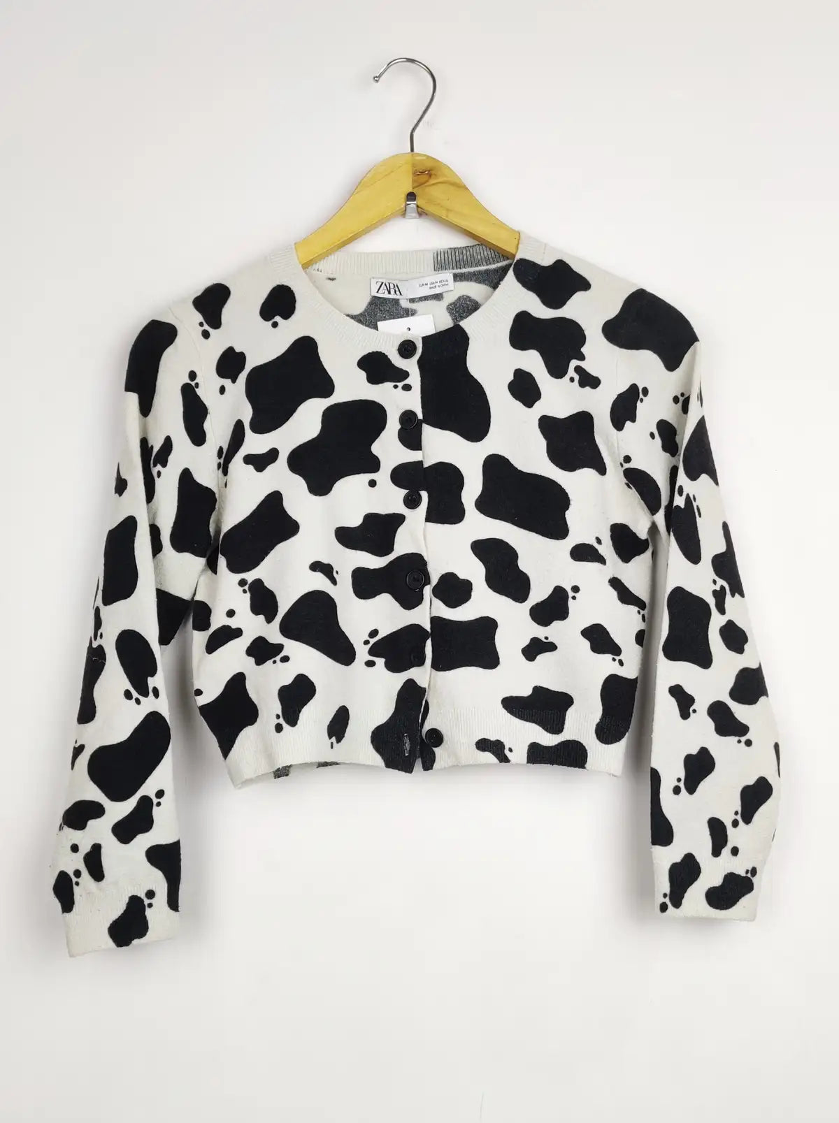 Buy online pre-used pre-loved 100% authentic & Original branded Zara (LS-9477) available in Pakistan. Top international brands avilable.