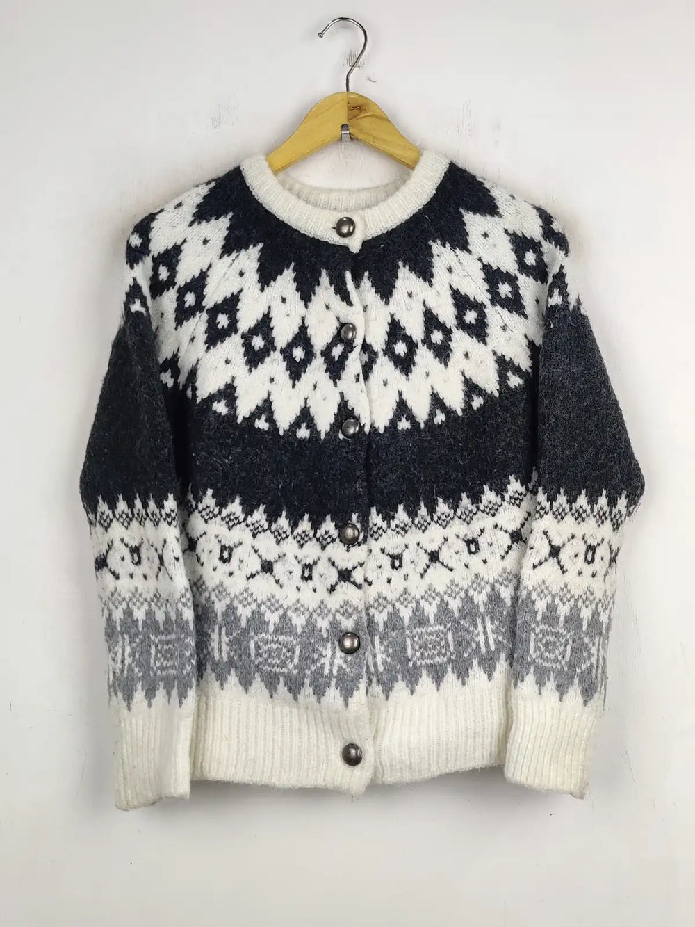 Buy online pre-used pre-loved 100% authentic & Original branded Primark (LS-9478) available in Pakistan. Top international brands avilable.