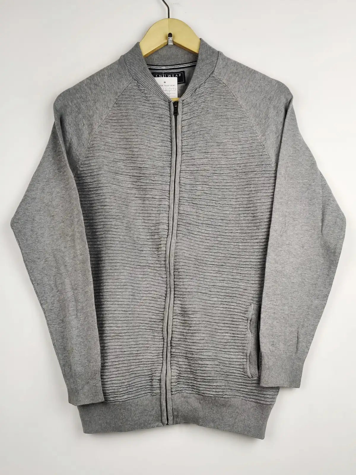 Buy online pre-used pre-loved 100% authentic & Original branded F&F (LS-9493) available in Pakistan. Top international brands avilable.