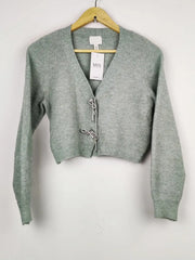 Buy online pre-used pre-loved 100% authentic & Original branded H&M (LS-9607) available in Pakistan. Top international brands avilable.