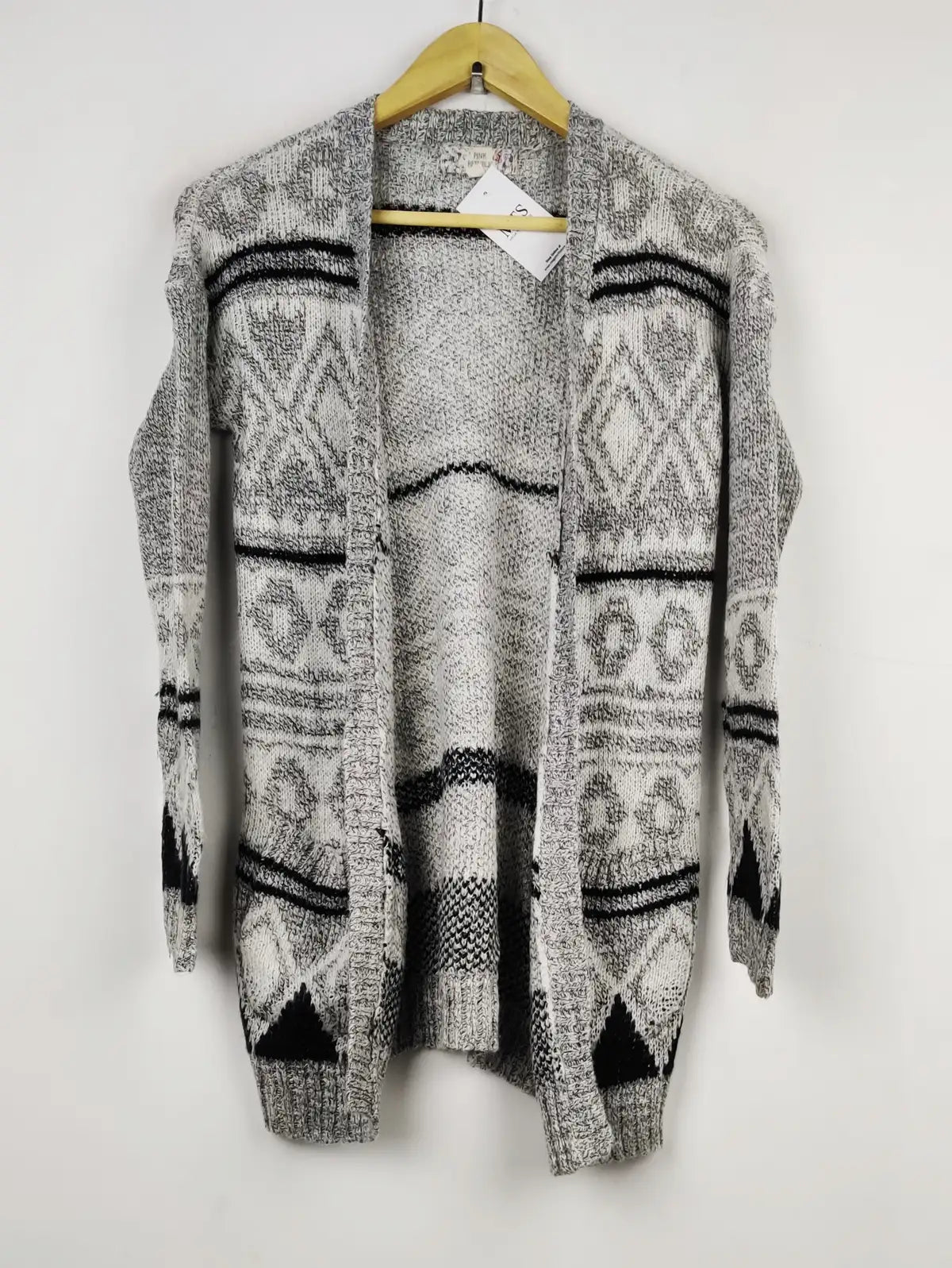 Buy online pre-used pre-loved 100% authentic & Original branded Pink Republic (LS-9631) available in Pakistan. Top international brands avilable.