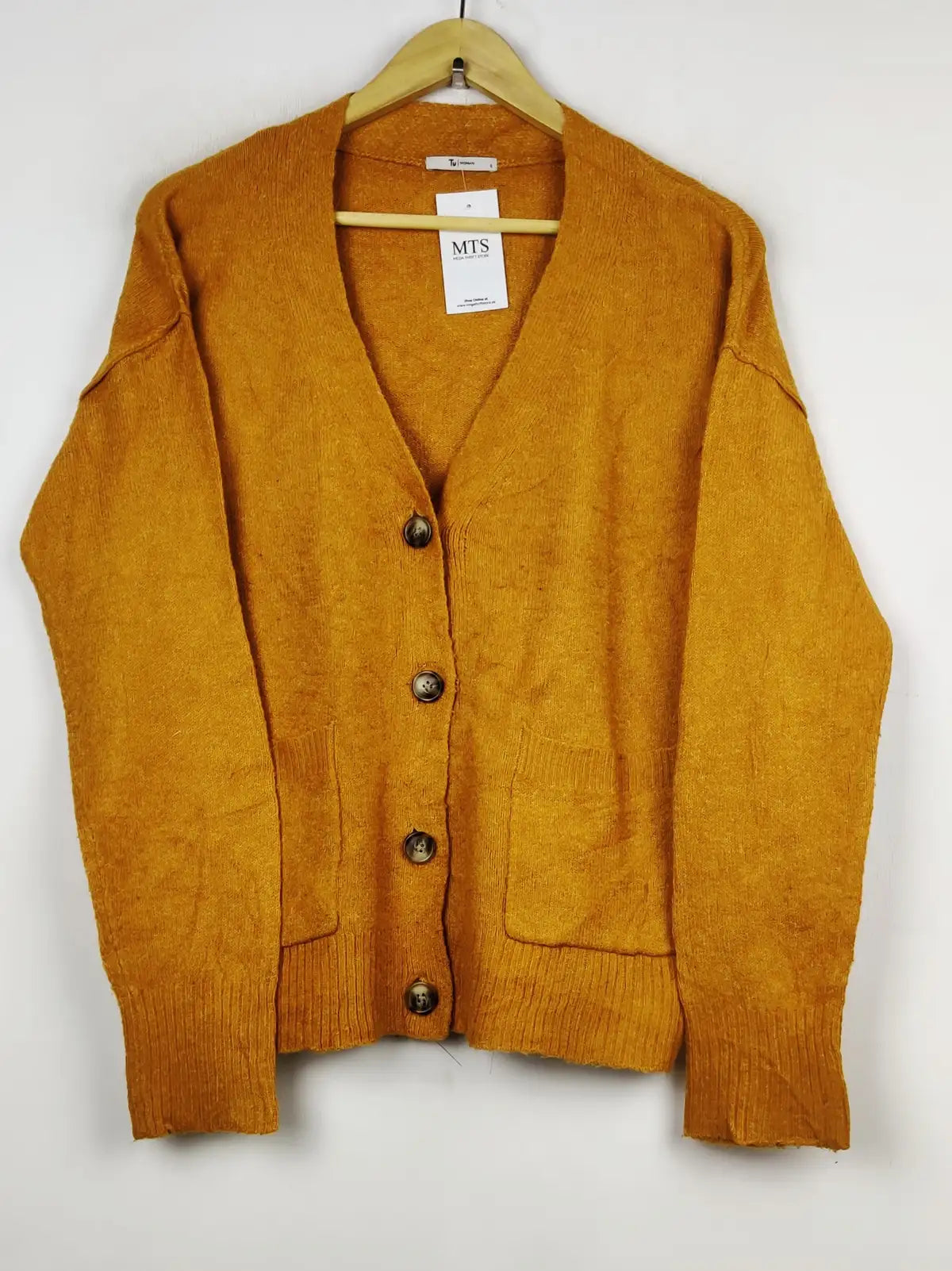 Buy online pre-used pre-loved 100% authentic & Original branded Tu (LS-9671) available in Pakistan. Top international brands avilable.