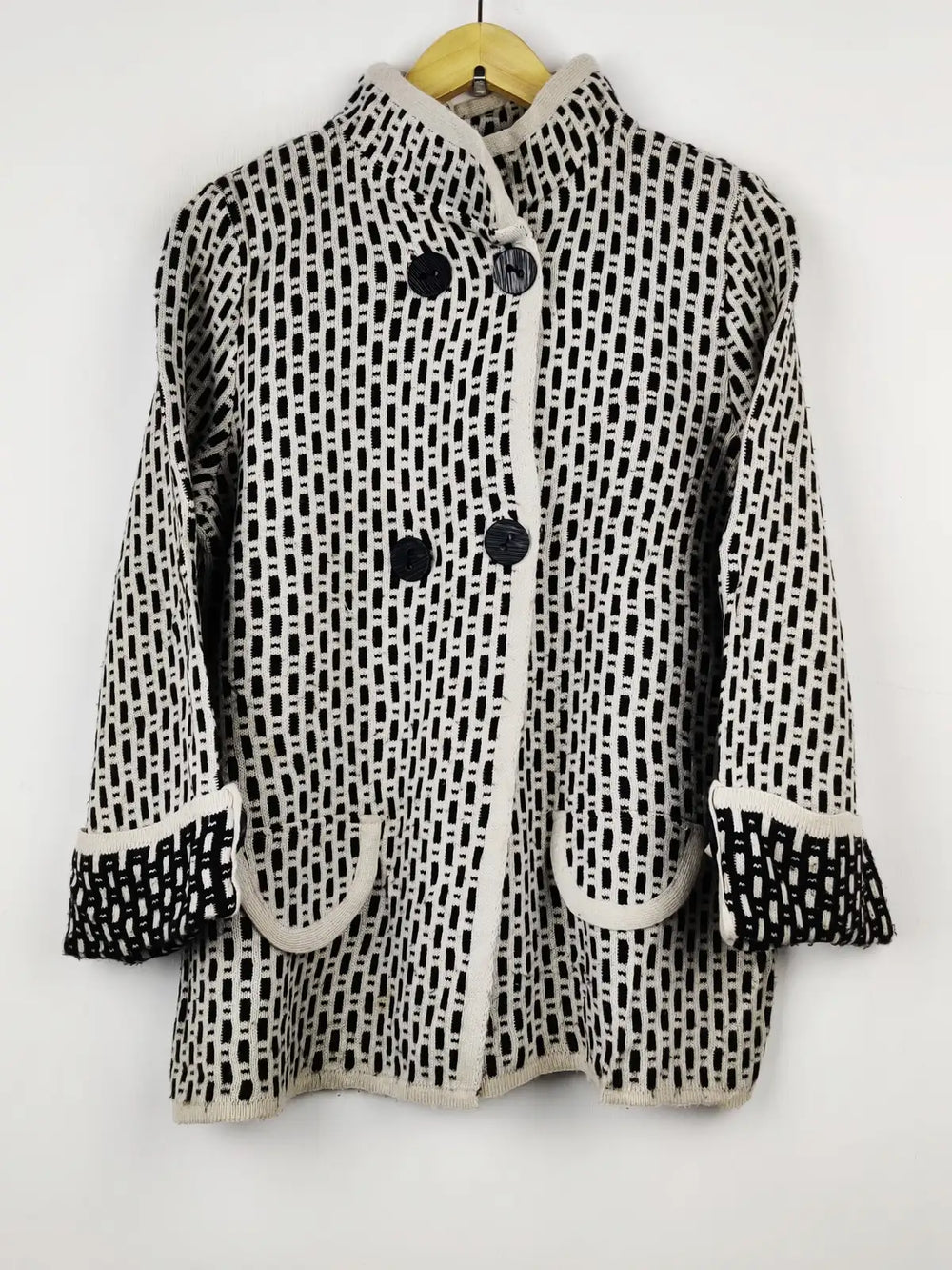 Buy online pre-used pre-loved 100% authentic & Original branded Taranis (LS-9705) available in Pakistan. Top international brands avilable.