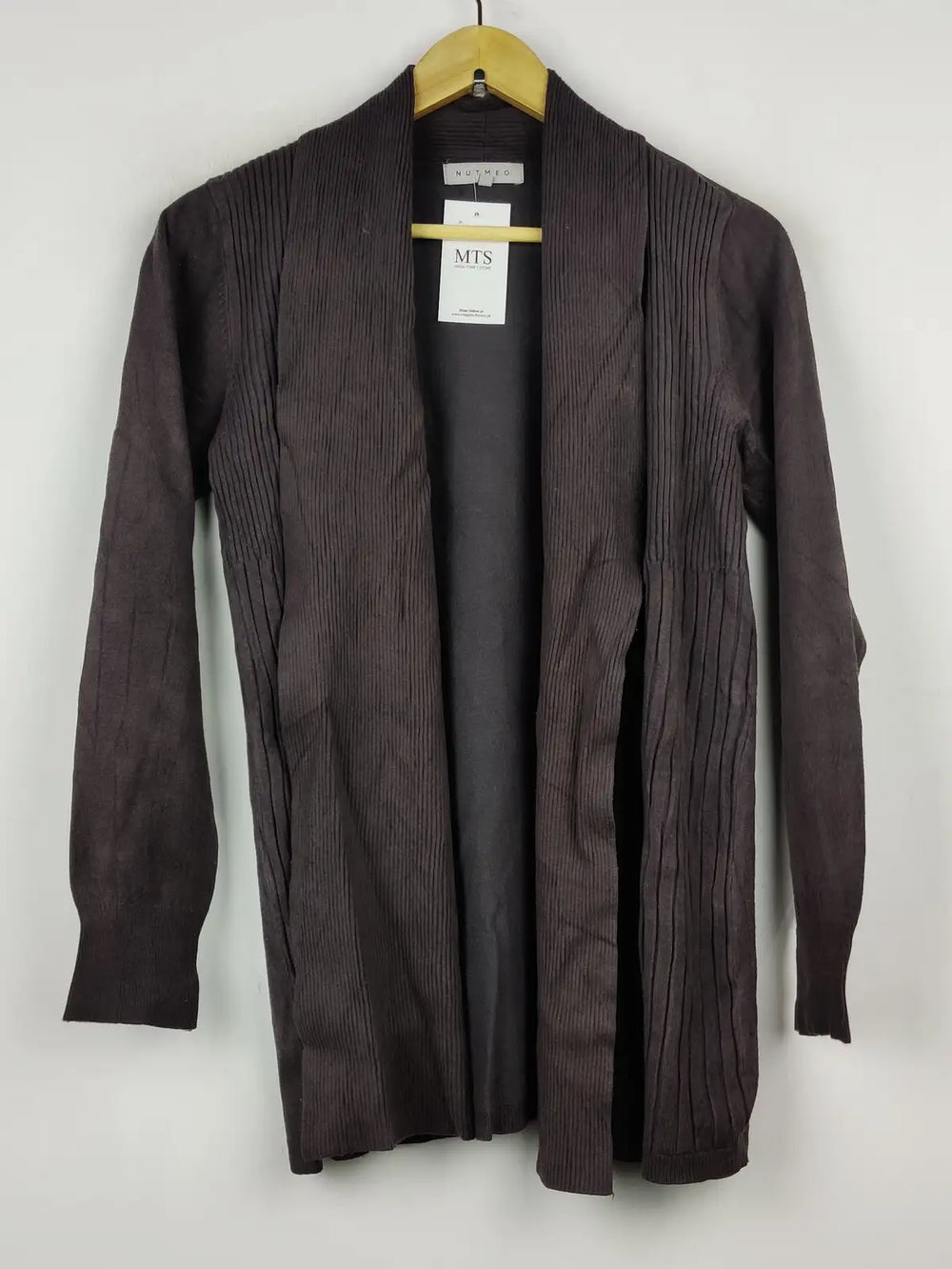 Buy online pre-used pre-loved 100% authentic & Original branded Nutmeg (LS-9811) available in Pakistan. Top international brands avilable.