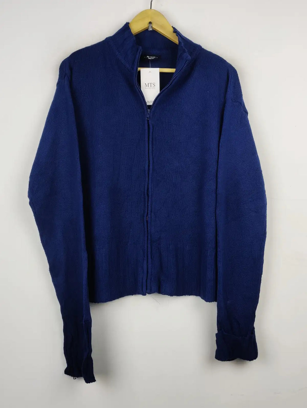 Buy online pre-used pre-loved 100% authentic & Original branded Evies (LS-9902) available in Pakistan. Top international brands avilable.