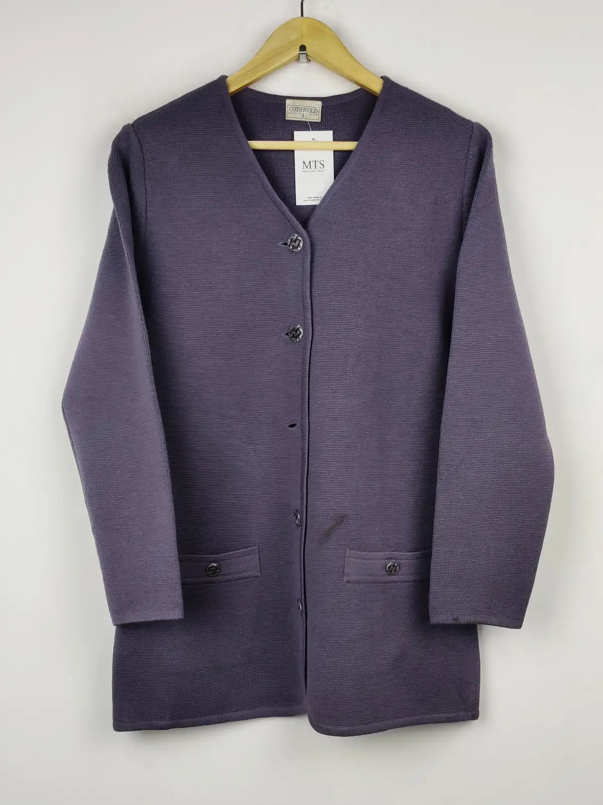 Buy online pre-used pre-loved 100% authentic & Original branded Cotswold (LS-9979) available in Pakistan. Top international brands avilable.