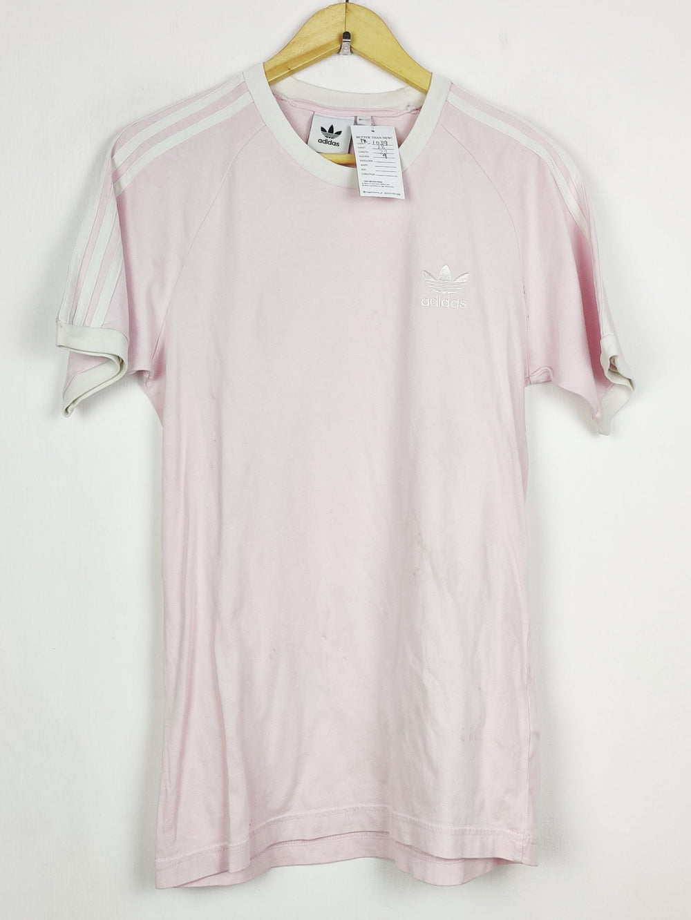 Buy online pre-used pre-loved 100% authentic & Original branded A.D.I.D.A.S (MA-1039) available in Pakistan. Top international brands avilable.