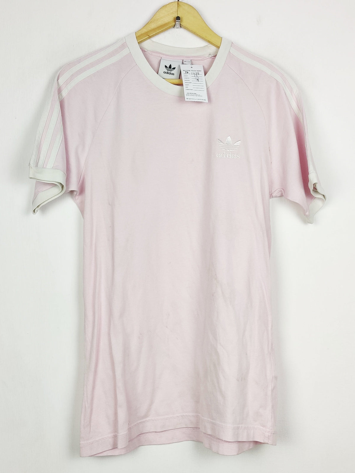 Buy online pre-used pre-loved 100% authentic & Original branded A.D.I.D.A.S (MA-1039) available in Pakistan. Top international brands avilable.