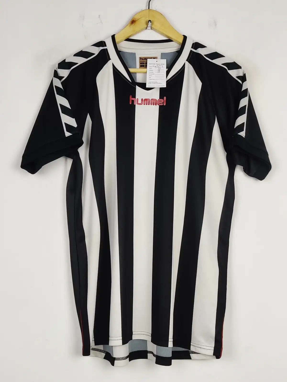 Buy online pre-used pre-loved 100% authentic & Original branded Hummel (MA-374) available in Pakistan. Top international brands avilable.