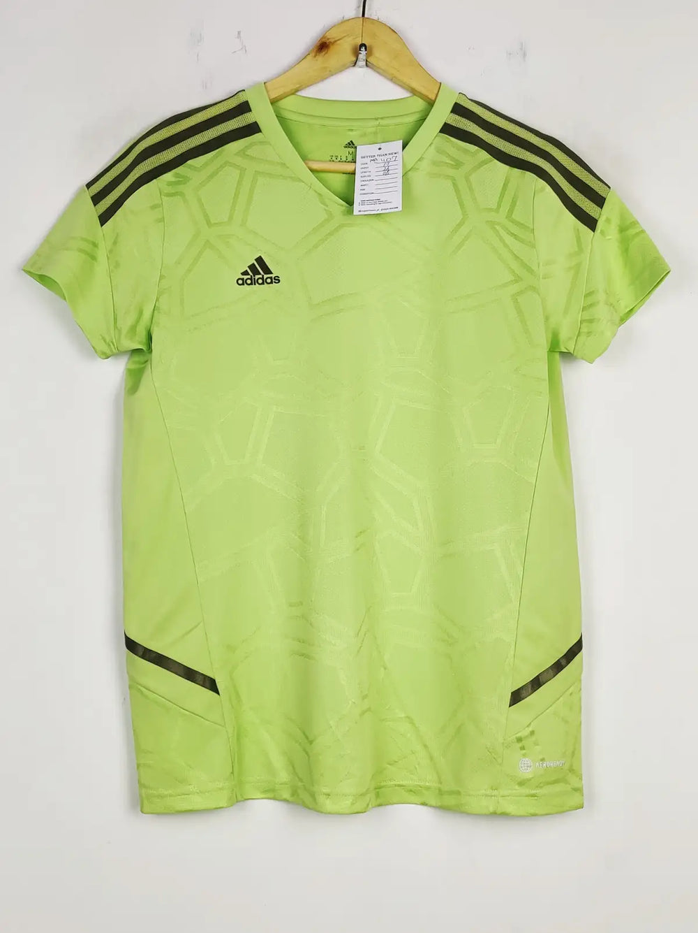 Buy online pre-used pre-loved 100% authentic & Original branded Adidas (MA-407) available in Pakistan. Top international brands avilable.