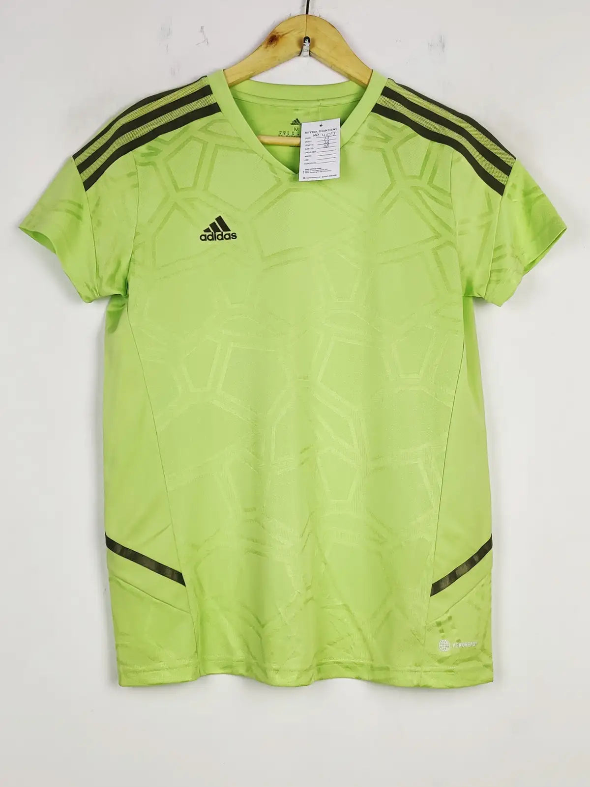 Buy online pre-used pre-loved 100% authentic & Original branded Adidas (MA-407) available in Pakistan. Top international brands avilable.