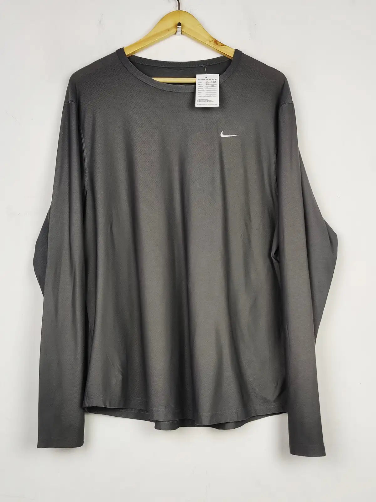 Buy online pre-used pre-loved 100% authentic & Original branded Nike (MA-478) available in Pakistan. Top international brands avilable.