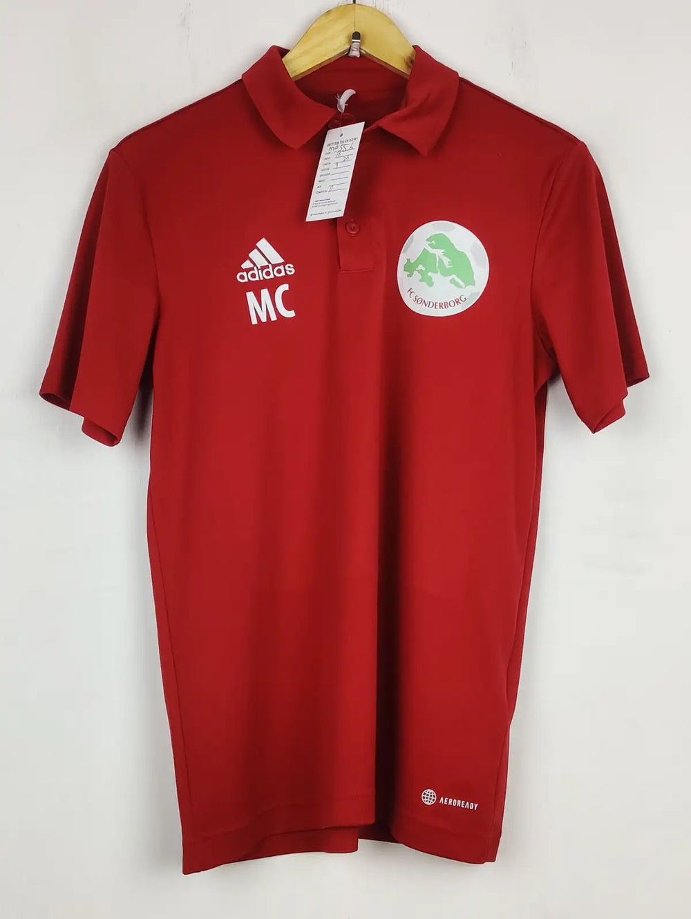 Buy online pre-used pre-loved 100% authentic & Original branded Adidas (MA-556) available in Pakistan. Top international brands avilable.