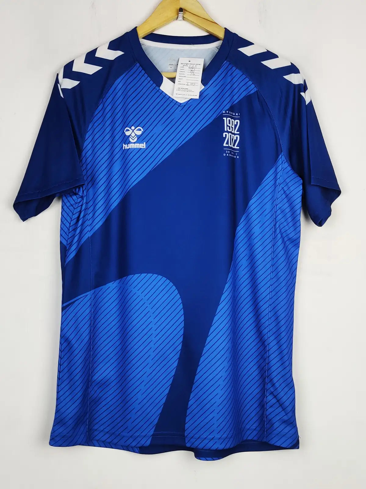 Buy online pre-used pre-loved 100% authentic & Original branded Hummel (MA-661) available in Pakistan. Top international brands avilable.