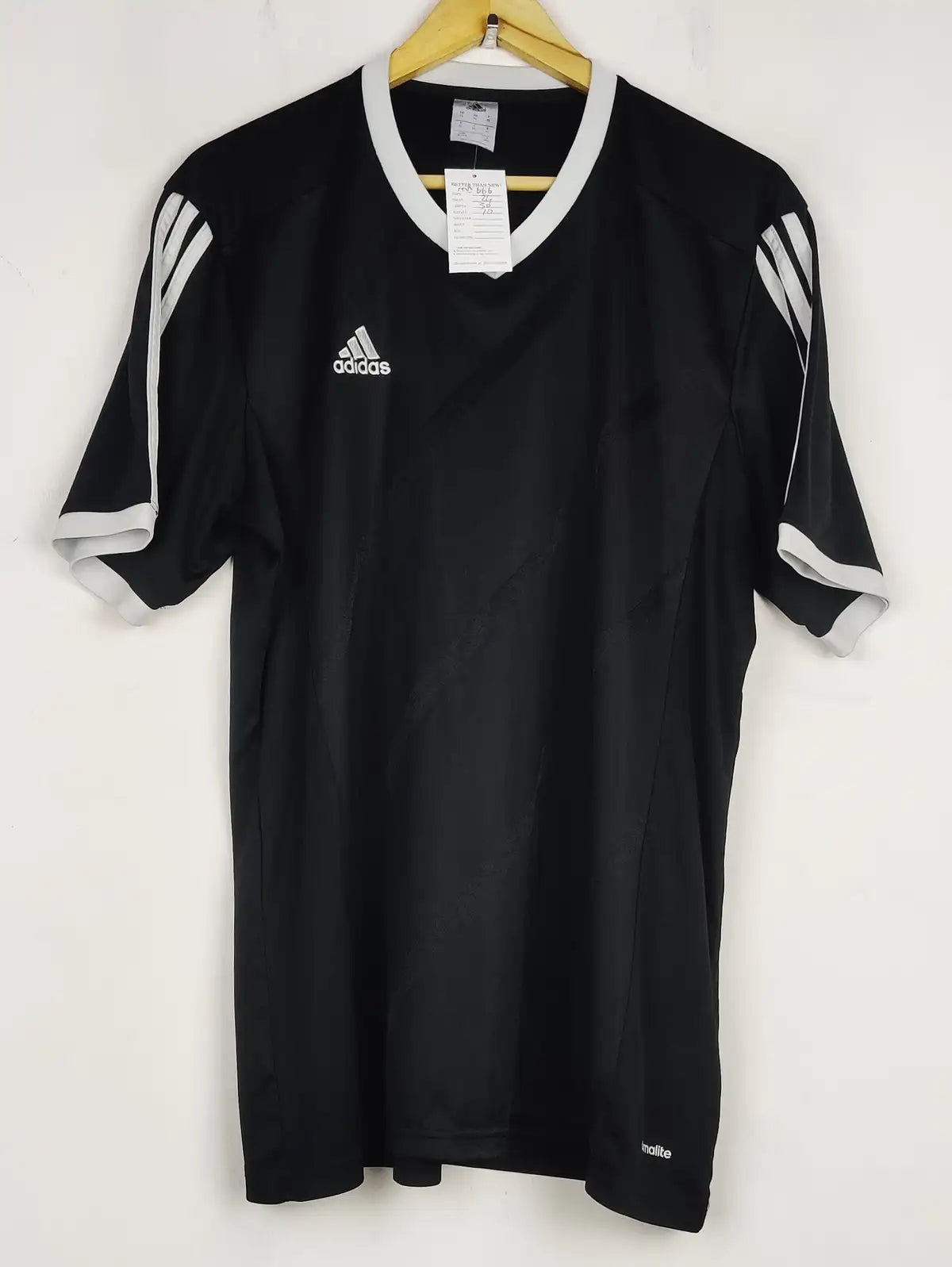 Buy online pre-used pre-loved 100% authentic & Original branded Adidas (MA-666) available in Pakistan. Top international brands avilable.