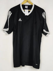 Buy online pre-used pre-loved 100% authentic & Original branded Adidas (MA-666) available in Pakistan. Top international brands avilable.