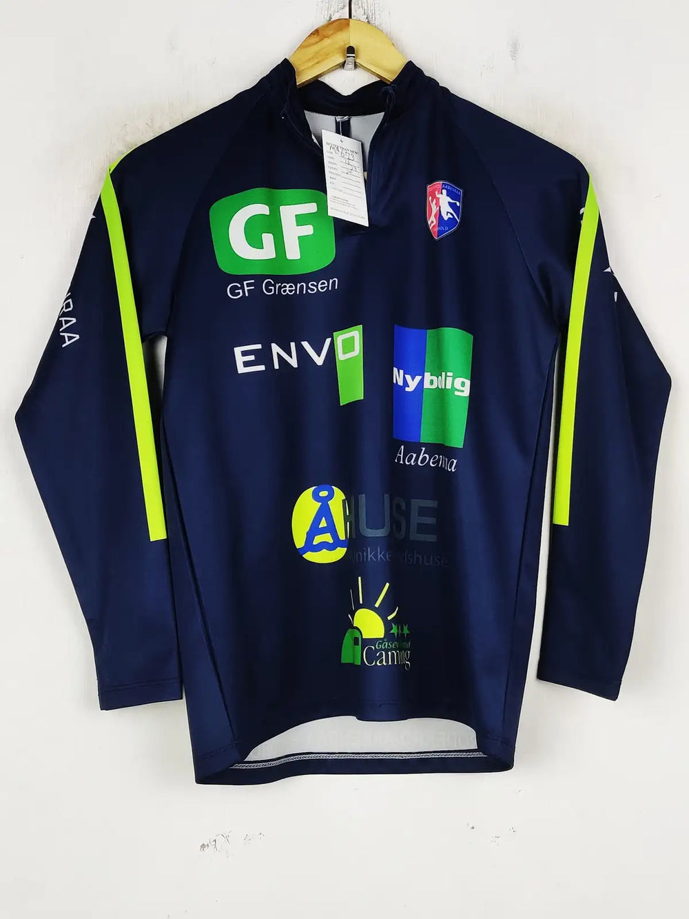 Buy online pre-used pre-loved 100% authentic & Original branded Unknown Brand (MA-673) available in Pakistan. Top international brands avilable.
