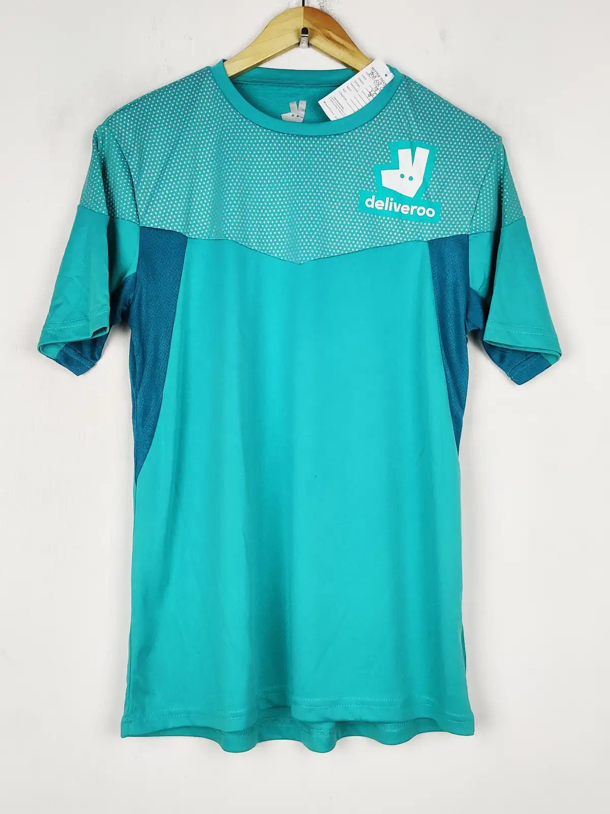 Buy online pre-used pre-loved 100% authentic & Original branded Deliveroo (MA-682) available in Pakistan. Top international brands avilable.
