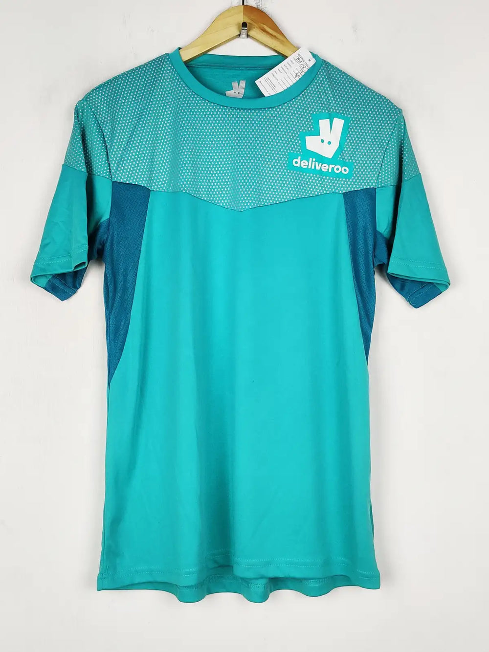 Buy online pre-used pre-loved 100% authentic & Original branded Deliveroo (MA-682) available in Pakistan. Top international brands avilable.