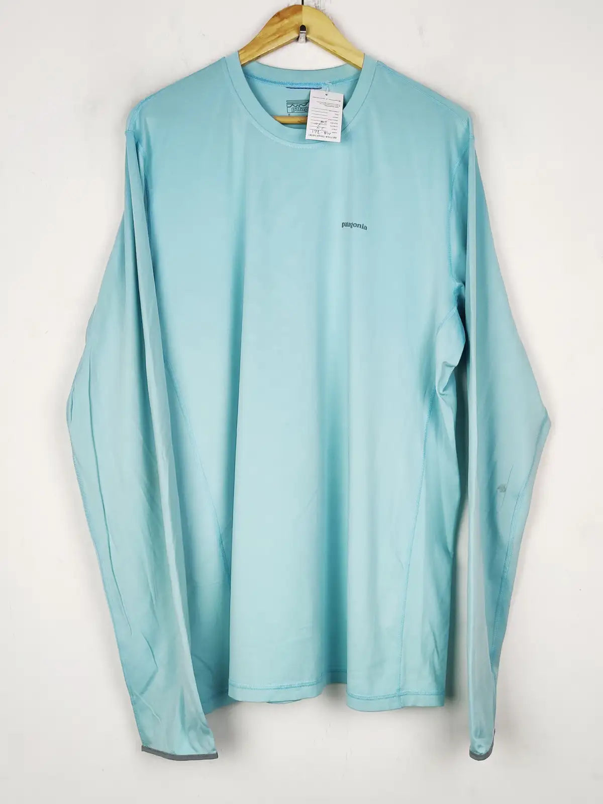 Buy online pre-used pre-loved 100% authentic & Original branded Patagonia (MA-761) available in Pakistan. Top international brands avilable.
