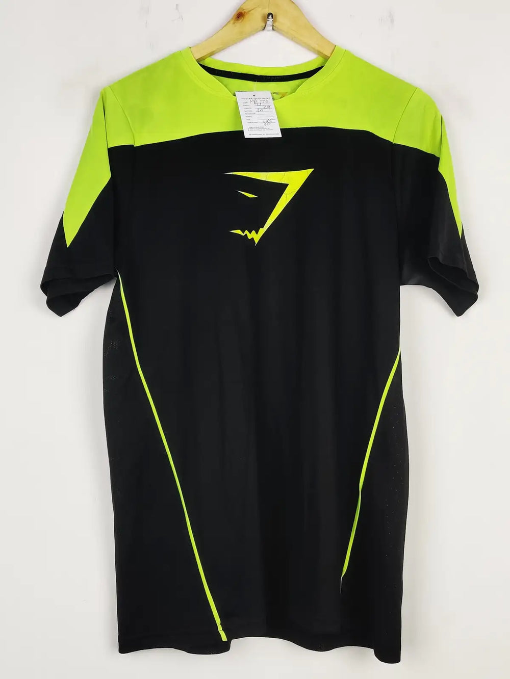 Buy online pre-used pre-loved 100% authentic & Original branded Gymshark (MA-76) available in Pakistan. Top international brands avilable.