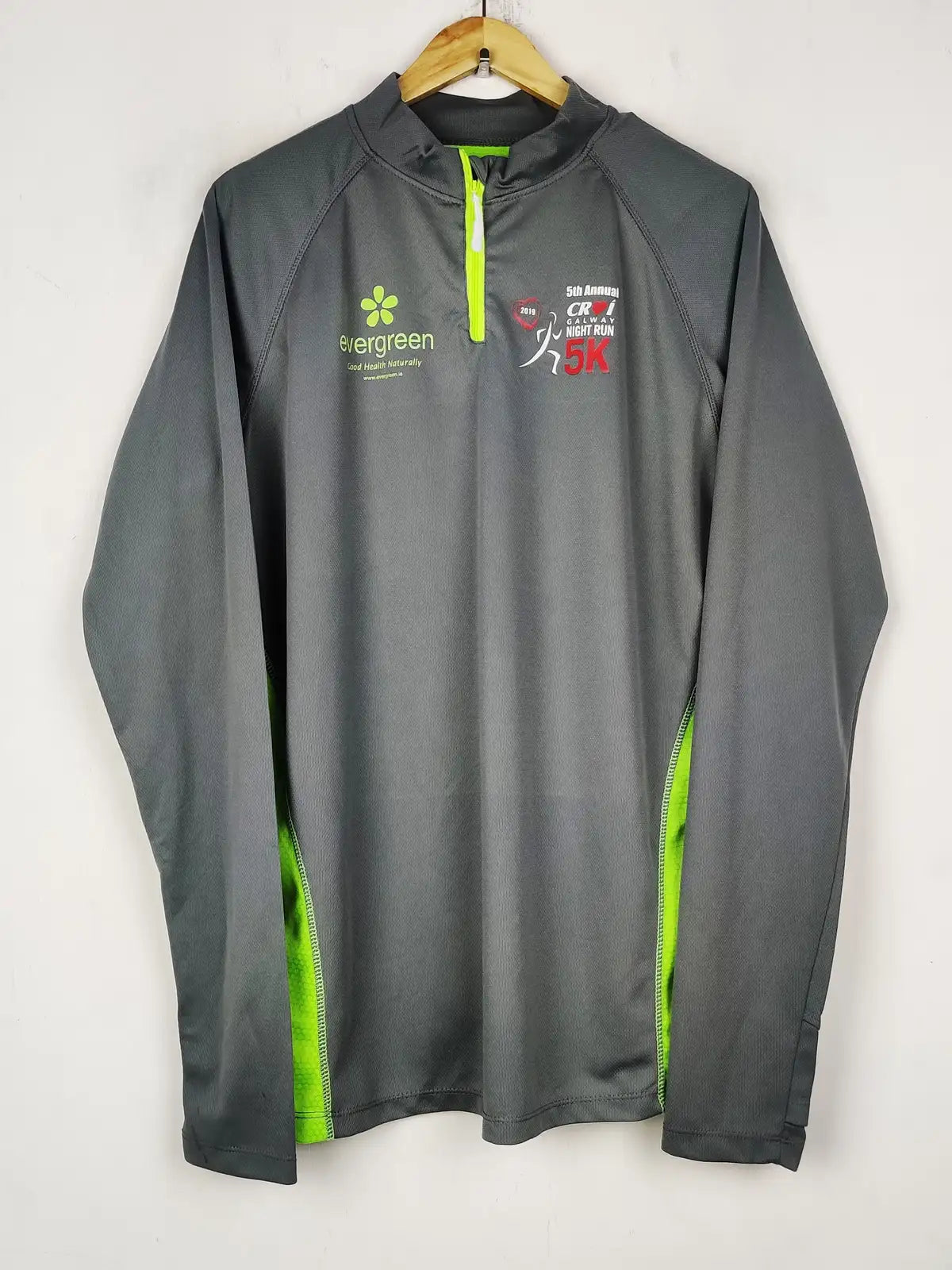 Buy online pre-used pre-loved 100% authentic & Original branded Titan Sports (MA-777) available in Pakistan. Top international brands avilable.