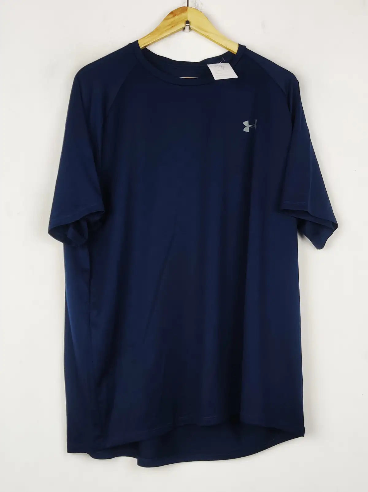 Buy online pre-used pre-loved 100% authentic & Original branded Underarmour (MA-799) available in Pakistan. Top international brands avilable.
