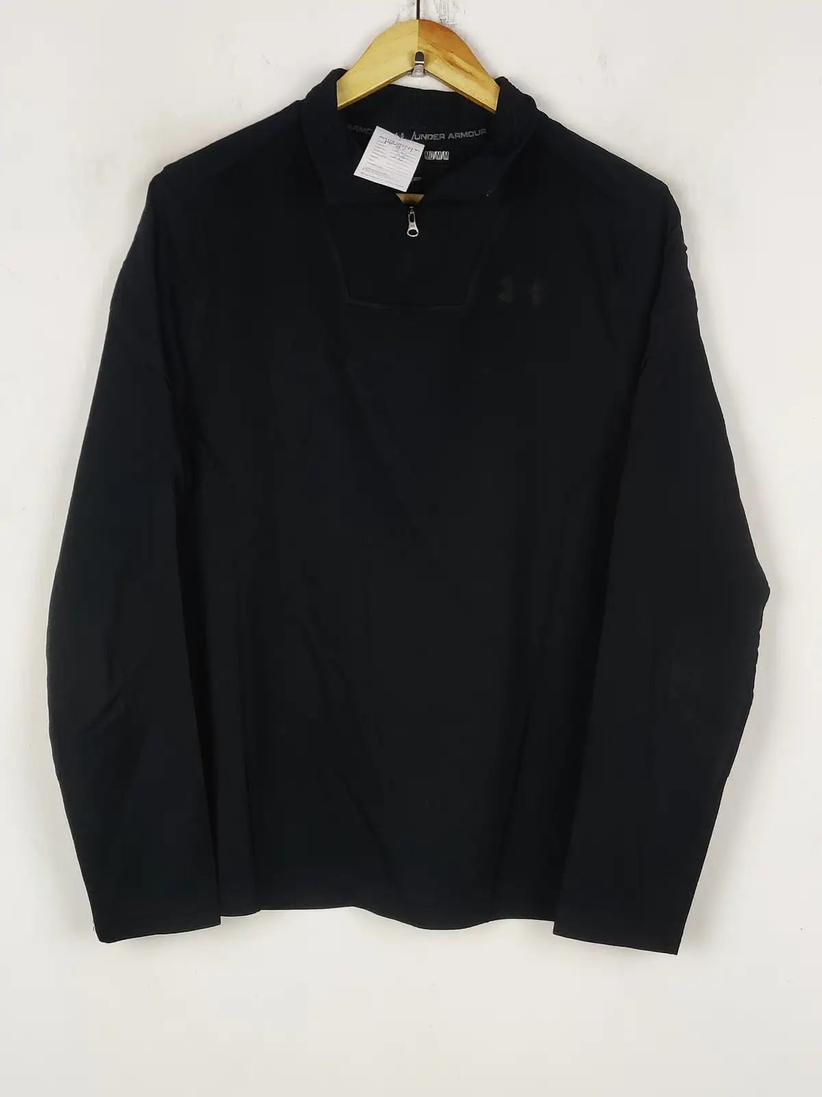 Buy online pre-used pre-loved 100% authentic & Original branded Underarmour (MA-827) available in Pakistan. Top international brands avilable.