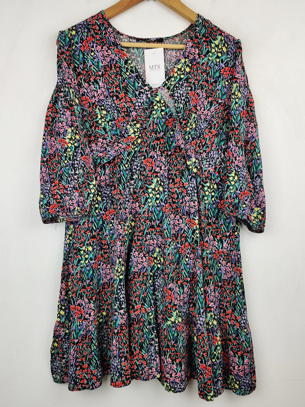 Buy online pre-used pre-loved 100% authentic & Original branded George (MF-09) available in Pakistan. Top international brands avilable.