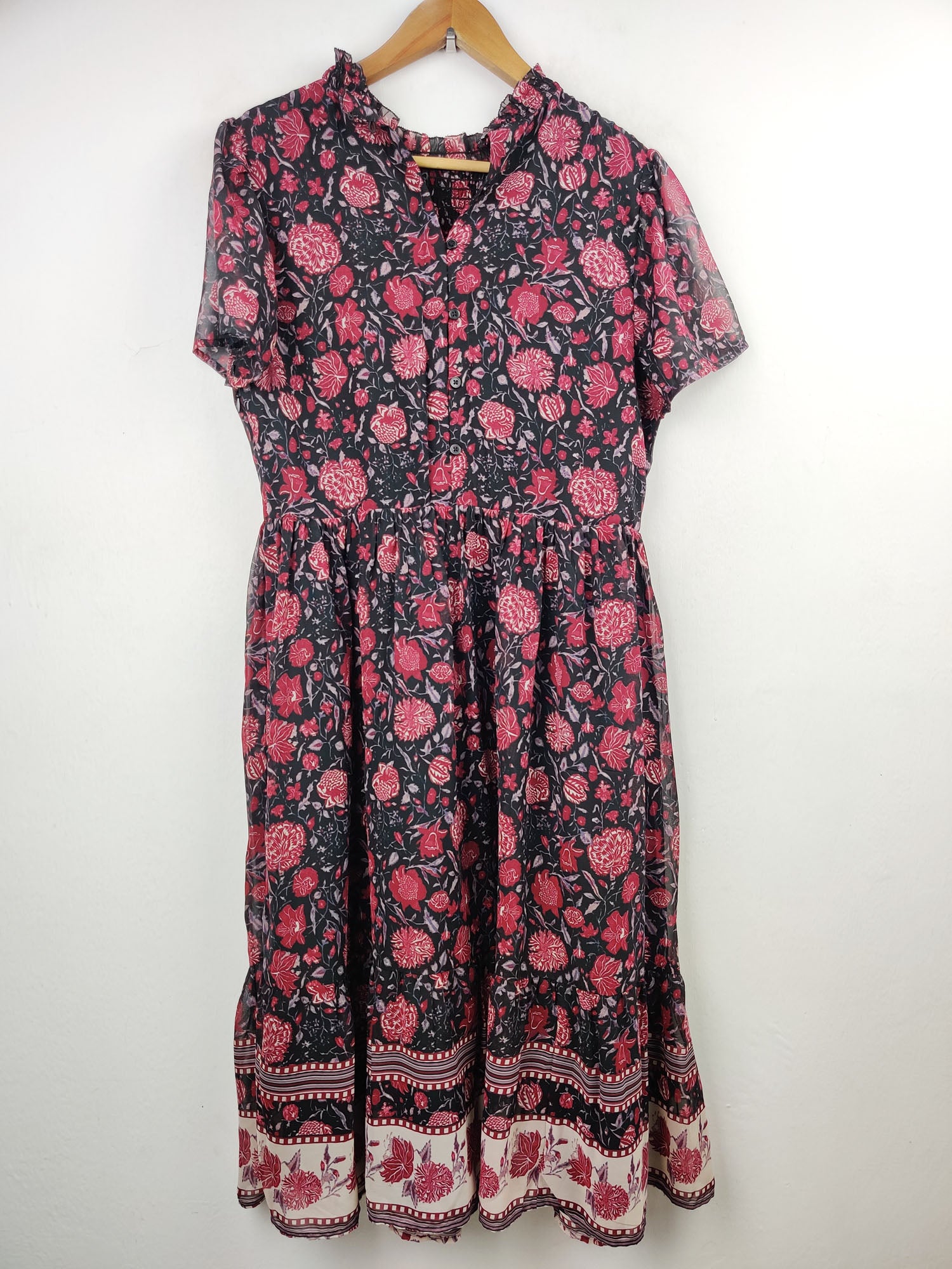 Buy online pre-used pre-loved 100% authentic & Original branded Tu (MF-1040) available in Pakistan. Top international brands avilable.