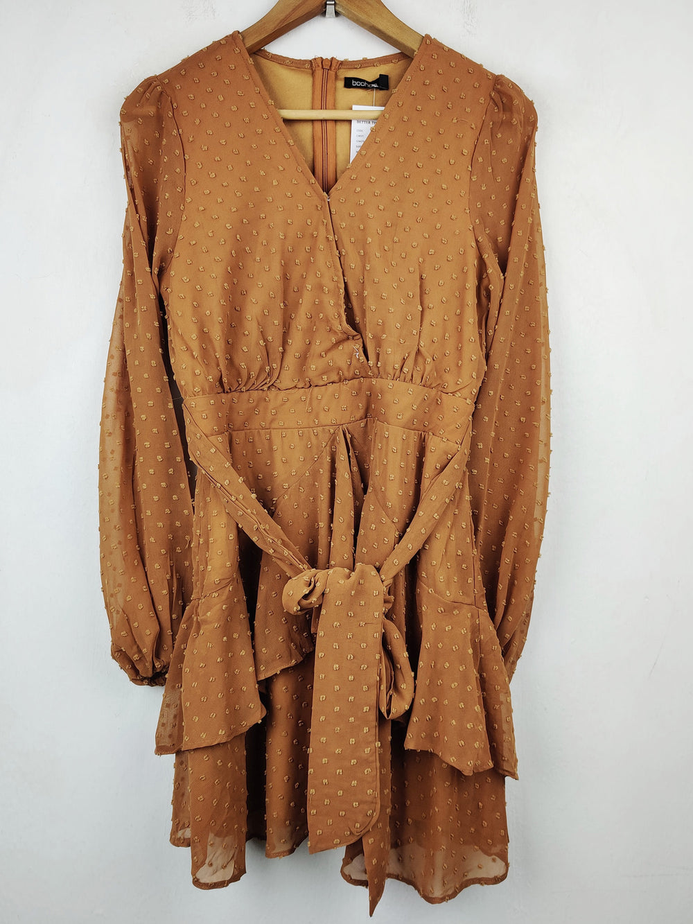 Buy online pre-used pre-loved 100% authentic & Original branded Boohoo (MF-104) available in Pakistan. Top international brands avilable.