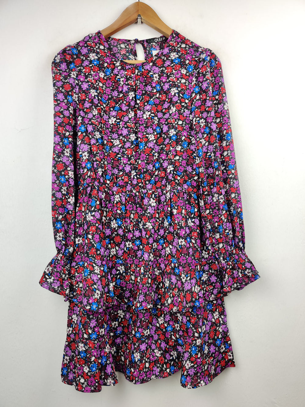 Buy online pre-used pre-loved 100% authentic & Original branded Quiz (MF-1058) available in Pakistan. Top international brands avilable.