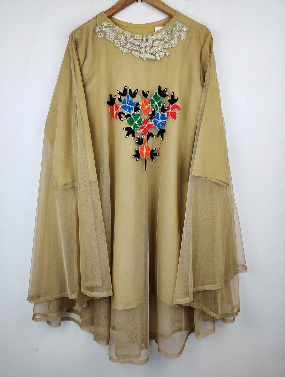 Buy online pre-used pre-loved 100% authentic & Original branded Unknown Brand (MF-106) available in Pakistan. Top international brands avilable.